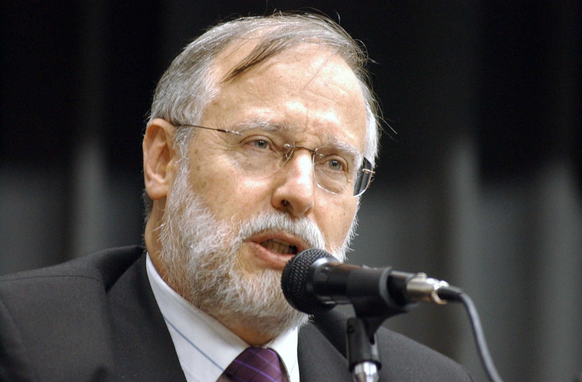 Ren Mendes <a style='float:right;color:#ccc' href='https://www3.al.sp.gov.br/repositorio/noticia/03-2008/AUD AMIANTO rene mendes04ROB.jpg' target=_blank><i class='bi bi-zoom-in'></i> Clique para ver a imagem </a>